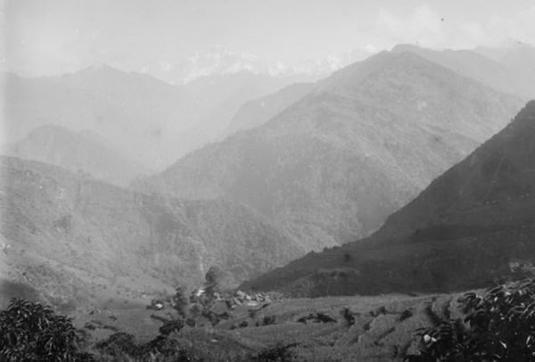 Kedernath peaks as seen from Muktinath (1882)Gharwal, Griesbach, 1882