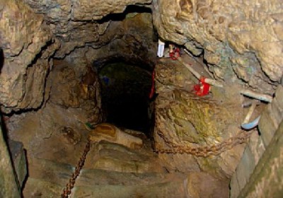 Patal Bhuvaneshwar Cave: The Underworld of Gods
