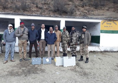Polling Officials conquer snow laden booths at 10,000 ft for 275 voters in U’khand